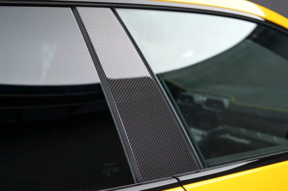 URUS PERFORMANTE | AKRAPOVIC EXHAUST | CARBON BONNET | CARBON INTERIOR AND EXTERIOR - Image 17