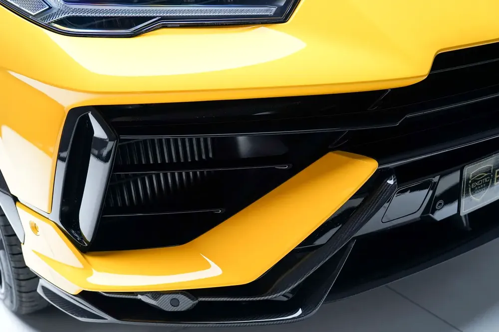 URUS PERFORMANTE | AKRAPOVIC EXHAUST | CARBON BONNET | CARBON INTERIOR AND EXTERIOR - Image 19