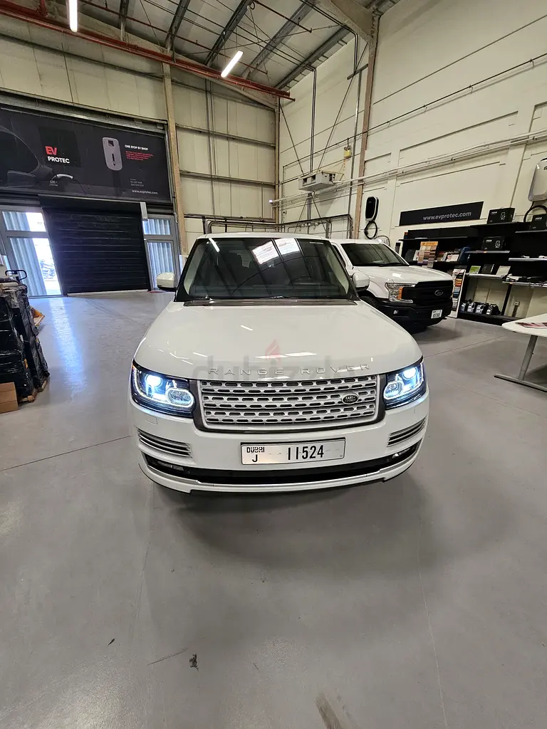 Land Rover Range Rover Vogue SE 2014 GCC Specs - Image 13