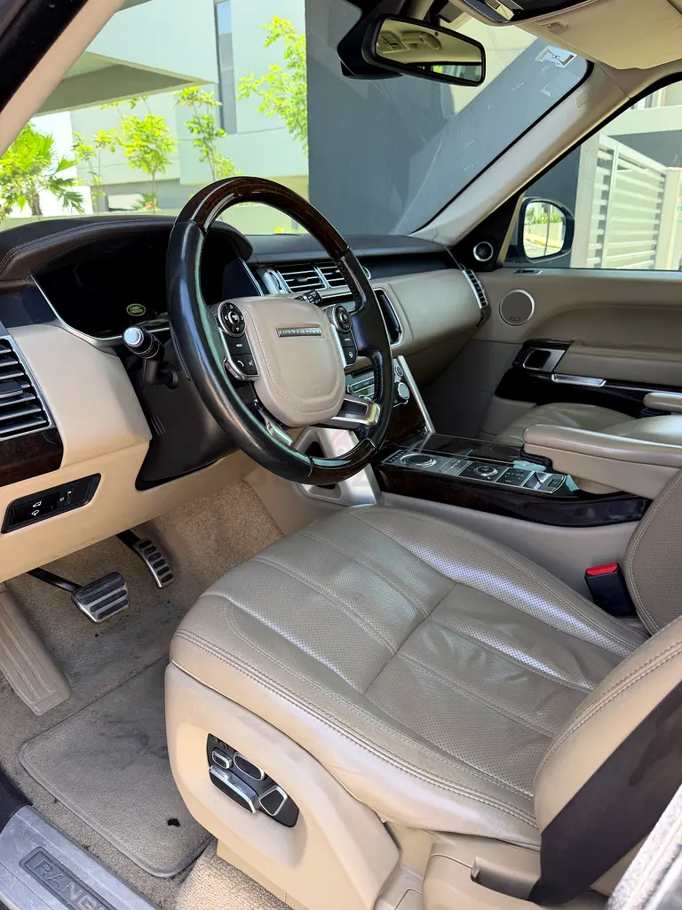 Land Rover Range Rover Vogue SE 2014 GCC Specs - Image 4