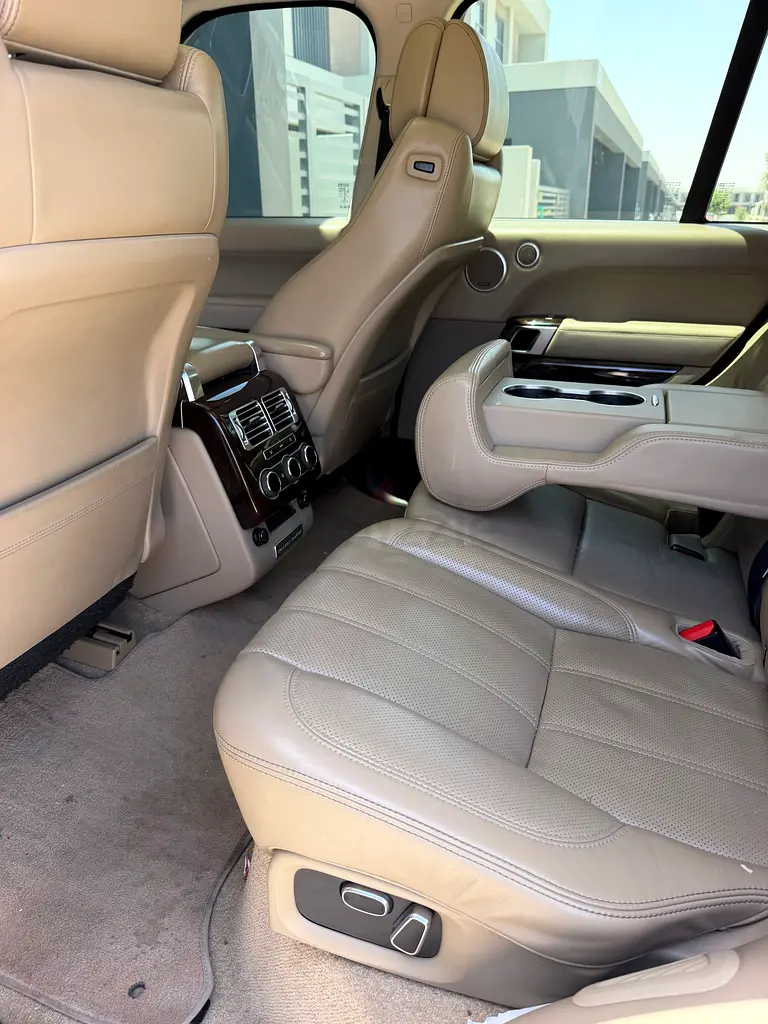 Land Rover Range Rover Vogue SE 2014 GCC Specs - Image 5