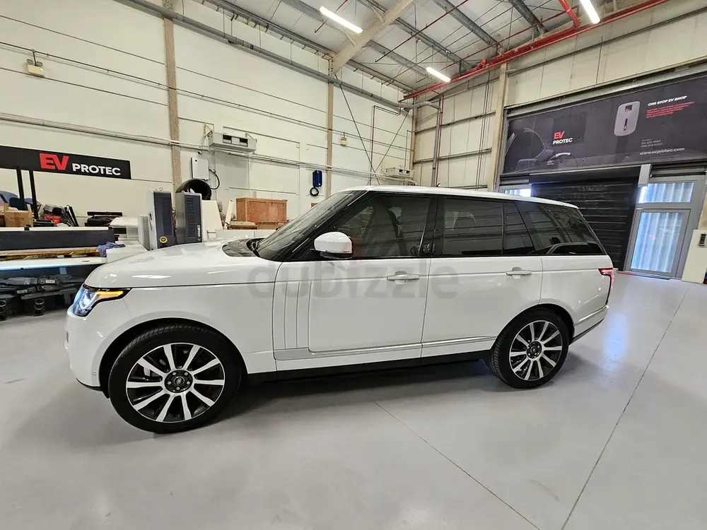 Land Rover Range Rover Vogue SE 2014 GCC Specs - Image 9