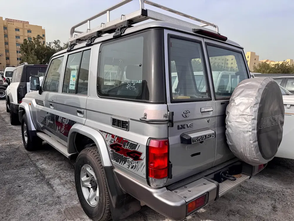 TOYOTA LAND CRUISER LC 76 V8 4.5L GCC NEW CAR 2022 - Image 20