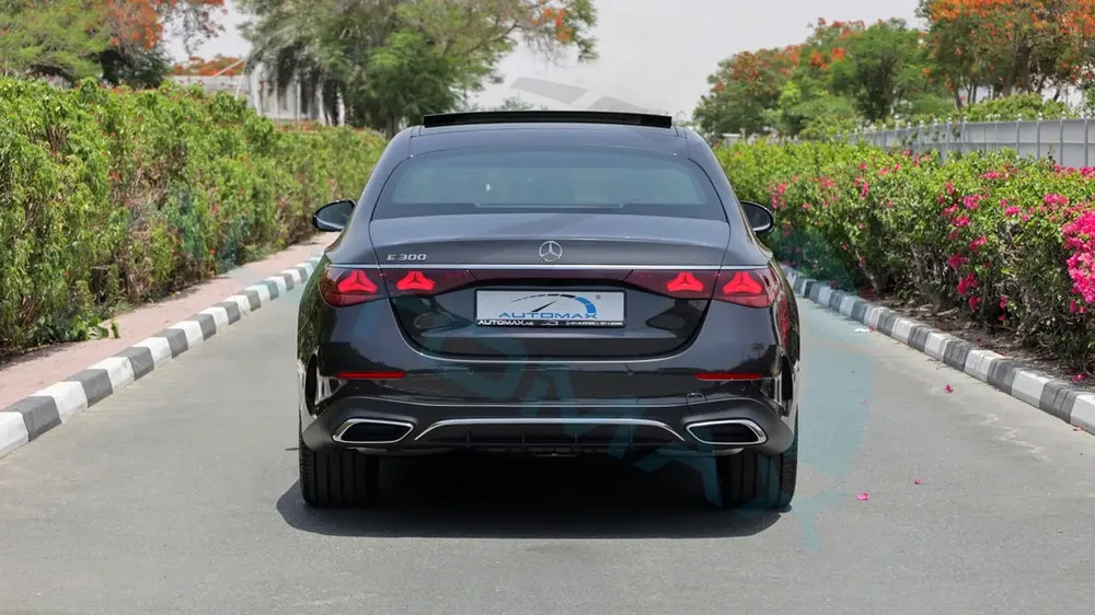 ( Eid al-Adha Offer ) 2026 Mercedes-Benz E 300 AMG EQ Boost 2.0T RWD GCC 0KM With 2 Years Warranty - Image 6
