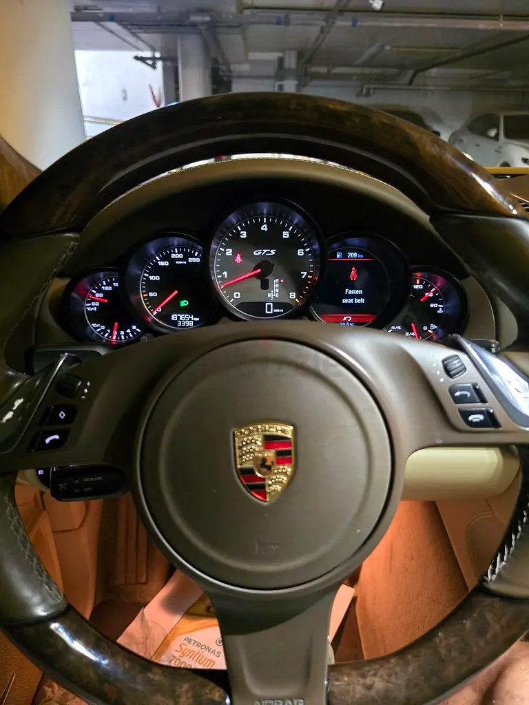 2014 Porsche Cayenne GTS – GCC Specs – UAE - Image 8