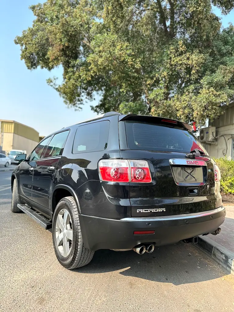 GMC Acadia 2012 GCC | 7-Seater | Excellent Condition - Image 4