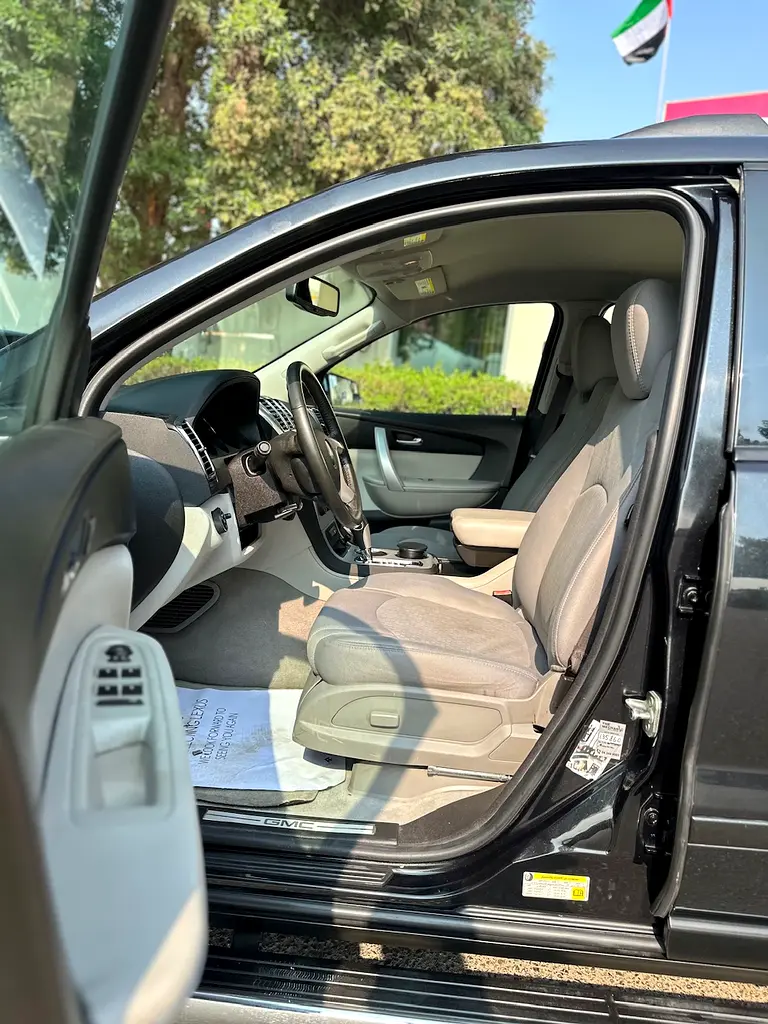 GMC Acadia 2012 GCC | 7-Seater | Excellent Condition - Image 7