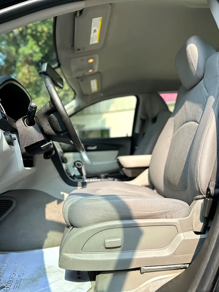 GMC Acadia 2012 GCC | 7-Seater | Excellent Condition - Image 8