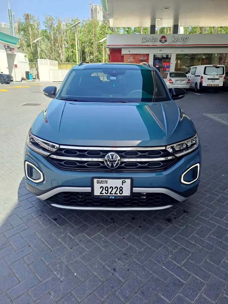 Low mileage in great condition- VW T ROC - Image 5