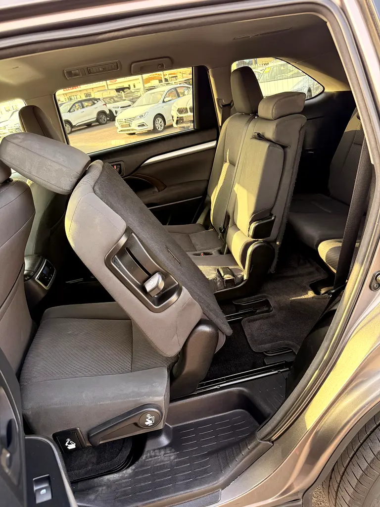 Toyota HIGHLANDER 2020 LE - Full Option - Image 10