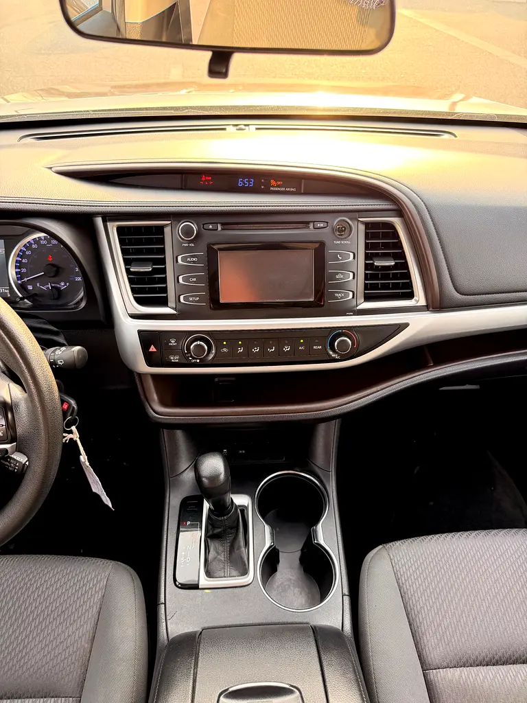 Toyota HIGHLANDER 2020 LE - Full Option - Image 14
