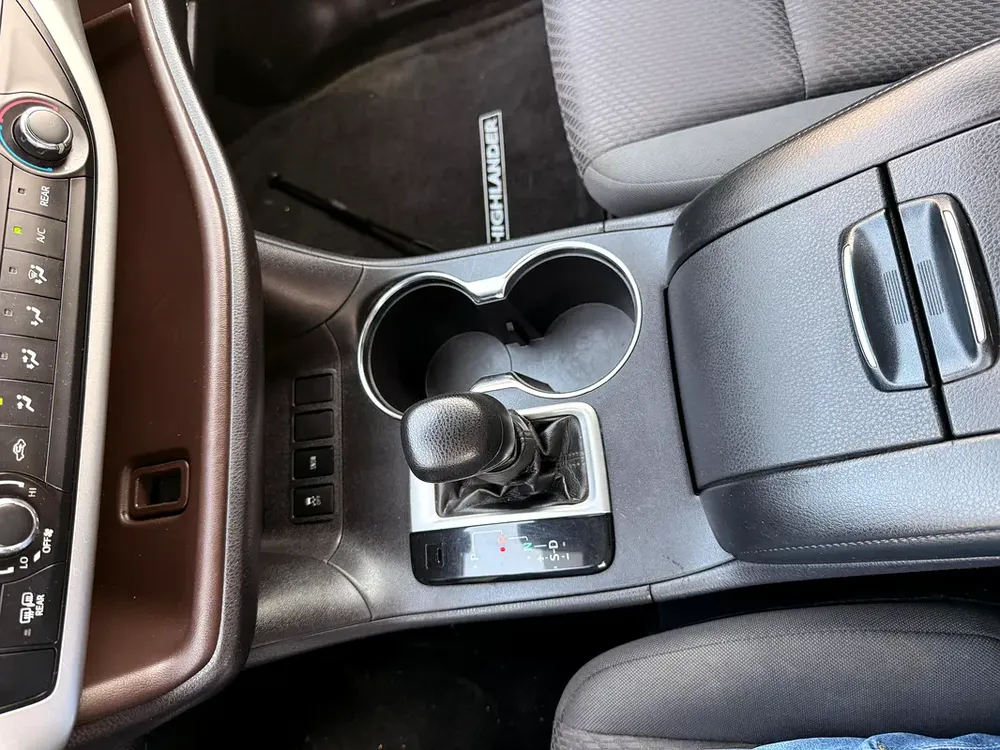 Toyota HIGHLANDER 2020 LE - Full Option - Image 15