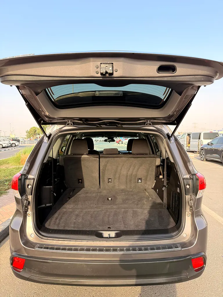 Toyota HIGHLANDER 2020 LE - Full Option - Image 20