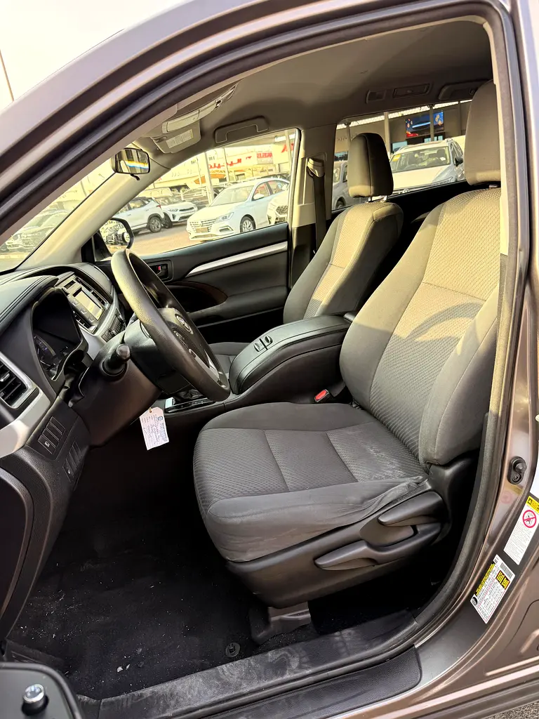 Toyota HIGHLANDER 2020 LE - Full Option - Image 4