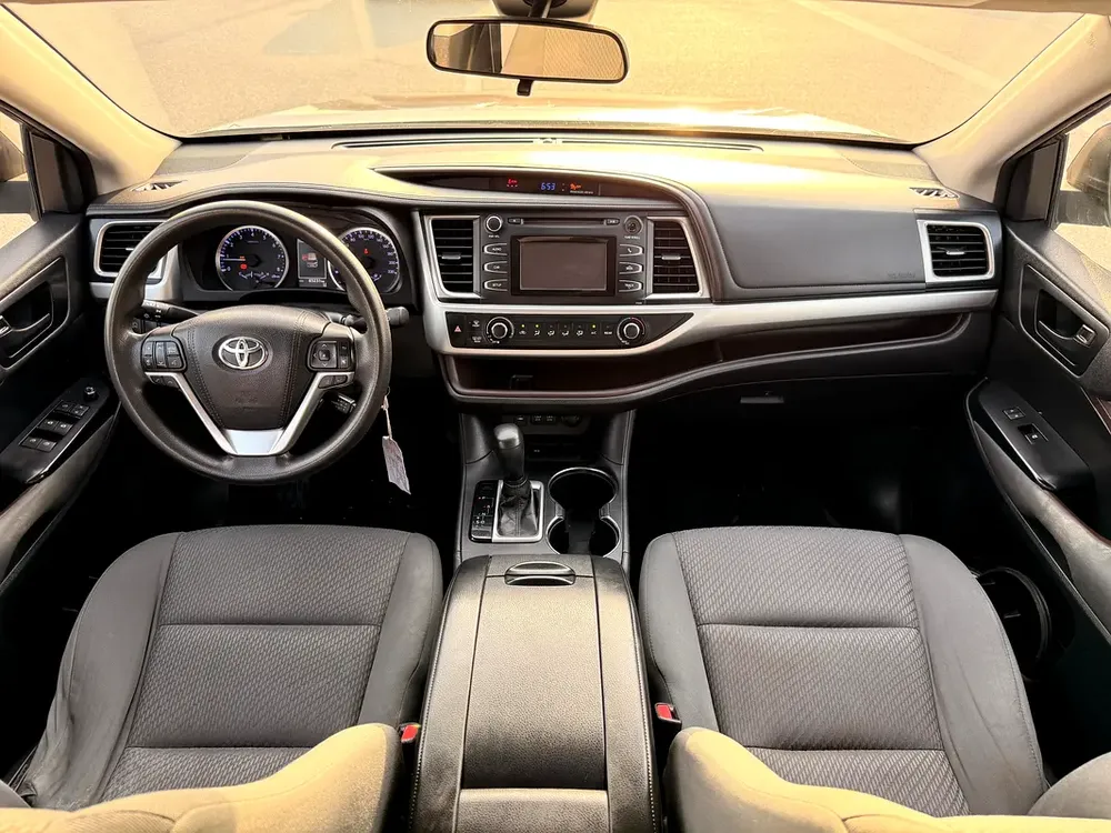 Toyota HIGHLANDER 2020 LE - Full Option - Image 5