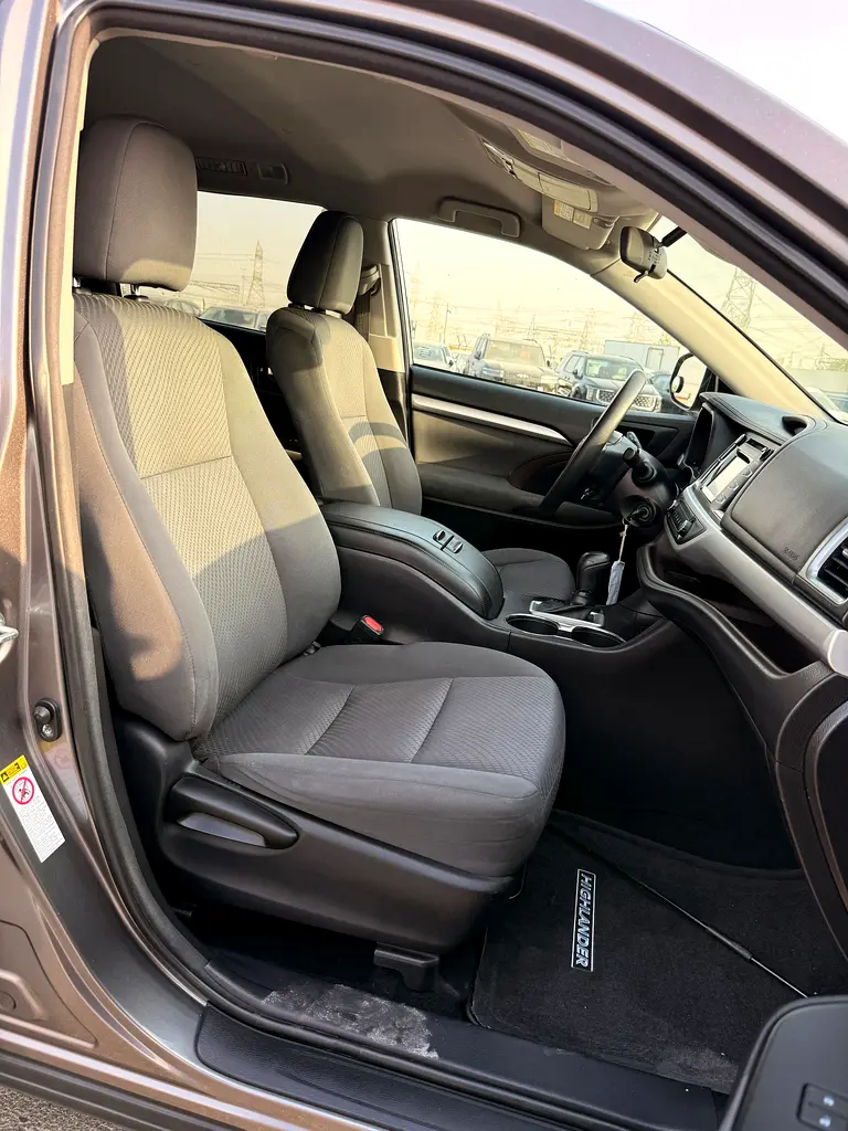 Toyota HIGHLANDER 2020 LE - Full Option - Image 8