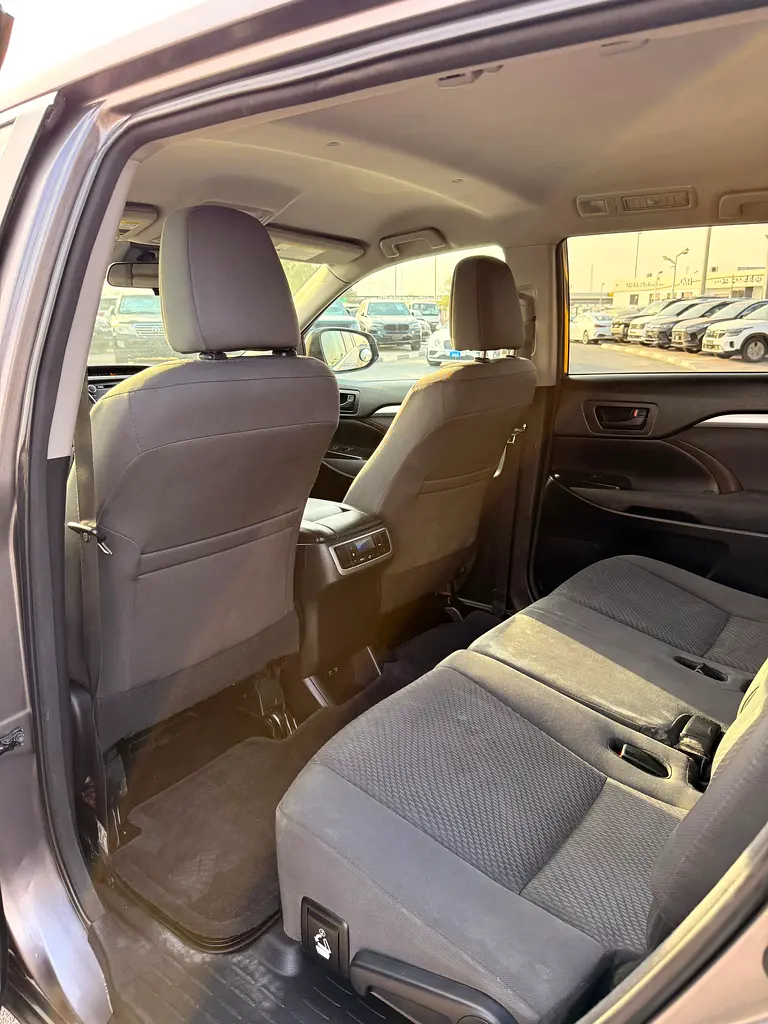 Toyota HIGHLANDER 2020 LE - Full Option - Image 9