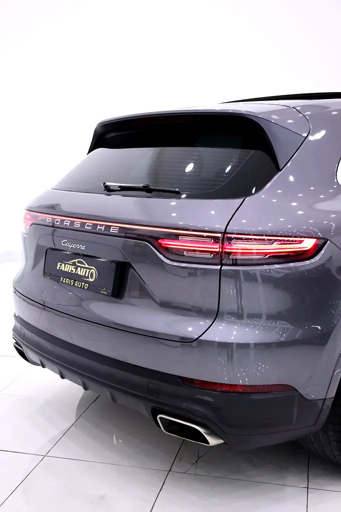 PORSCHE CAYENNE GCC FULLY LOADED + FULL SERVICE HISTORY - Image 18
