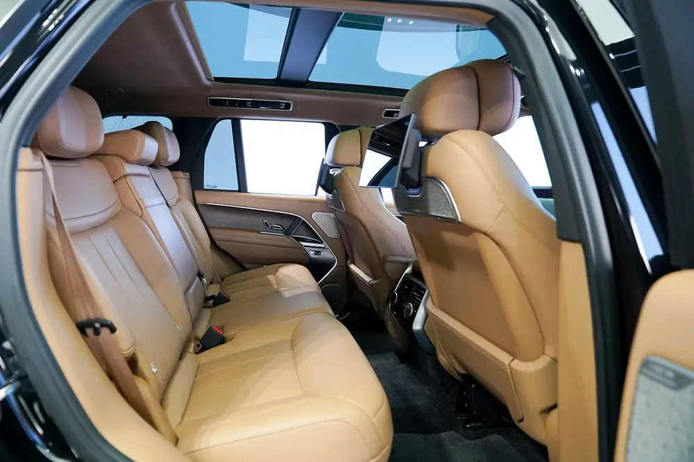 VOGUE AUTOBIOGRAPHY P530 | REAR ENTERTAINMENT | WARRANTY FEB 2030 | PANORAMIC ROOF - Image 9