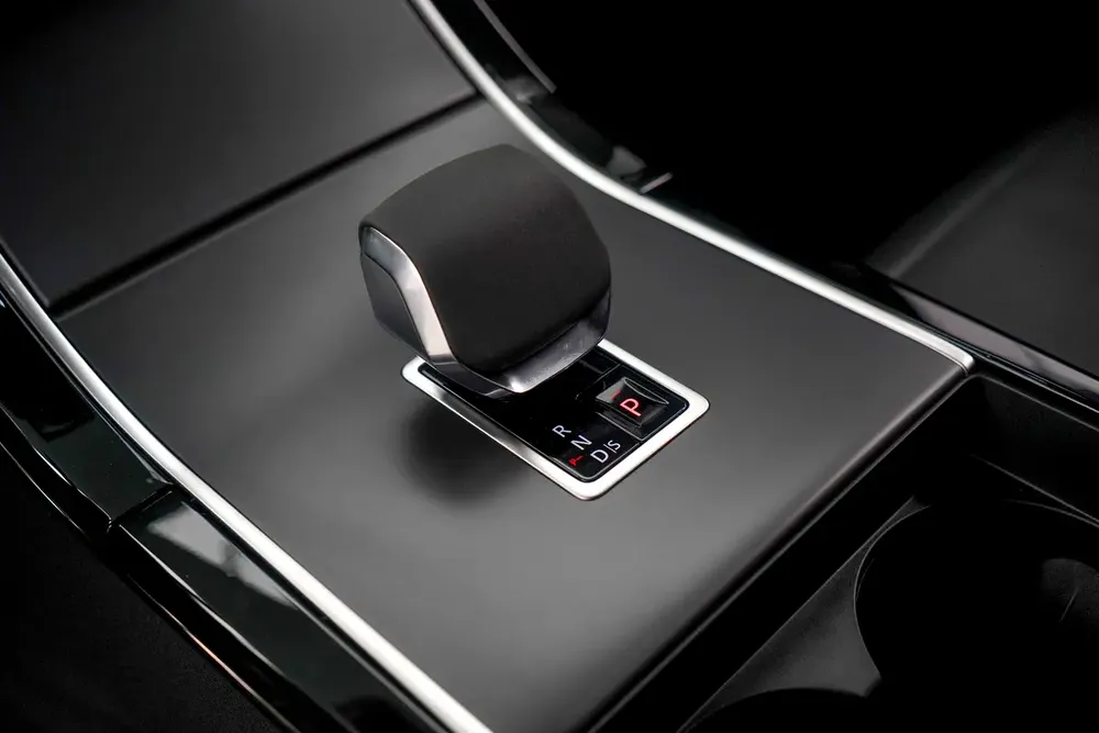 2024 RANGE ROVER VELAR SE P250 DYNAMIC / PANORAMIC ROOF / 20 INCH / DEALER WARRANTY - Image 10