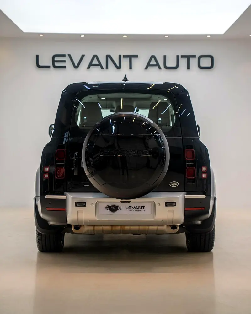 LAND ROVER DEFENDER / P400 SE 130 / LONG / 2023 / GCC - Image 16