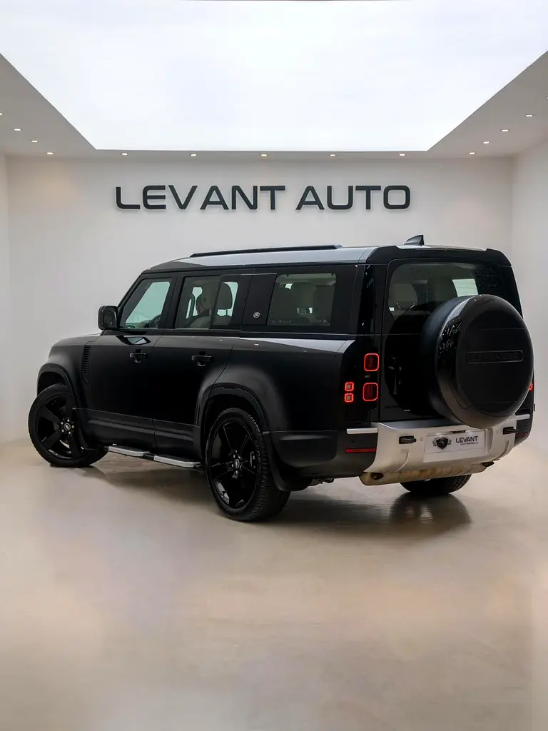 LAND ROVER DEFENDER / P400 SE 130 / LONG / 2023 / GCC - Image 17