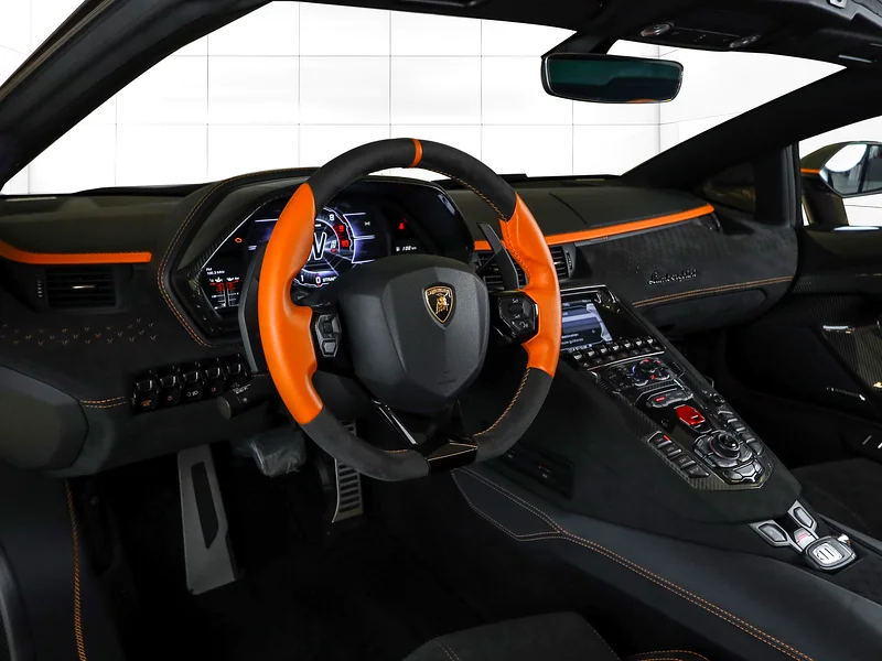 LAMBORGHINI ULTIMAE ROADSTER / GCC / 500 KM ONLY - Image 11