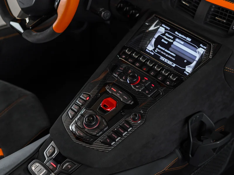 LAMBORGHINI ULTIMAE ROADSTER / GCC / 500 KM ONLY - Image 13