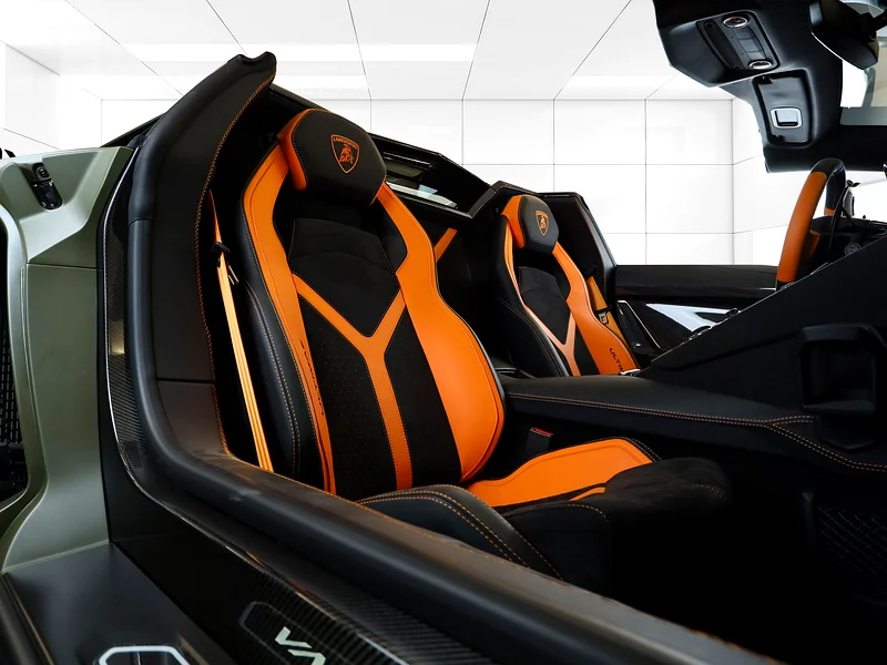 LAMBORGHINI ULTIMAE ROADSTER / GCC / 500 KM ONLY - Image 20
