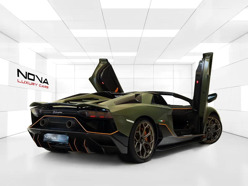 LAMBORGHINI ULTIMAE ROADSTER / GCC / 500 KM ONLY - Image 4