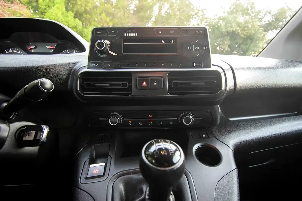 Peugeot Partner | Chiller Van | GCC Specs | Ref#P10909 - Image 13