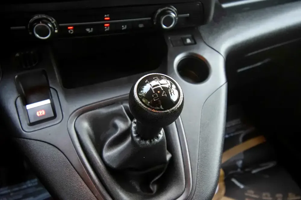 Peugeot Partner | Chiller Van | GCC Specs | Ref#P10909 - Image 14