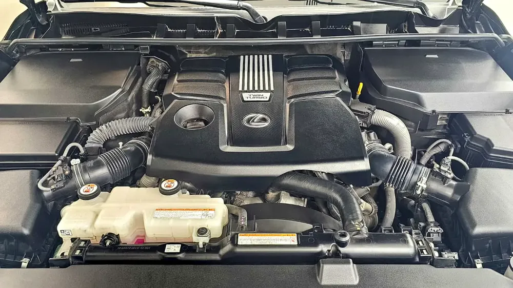 LX 600 Signature (( Al-Futtaim )) 2025 - Image 17