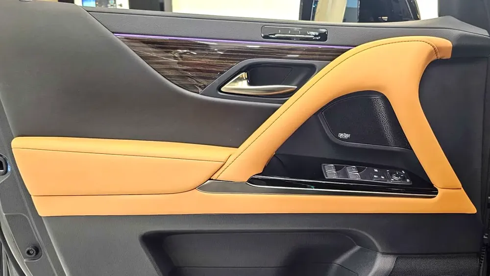LX 600 Signature (( Al-Futtaim )) 2025 - Image 18