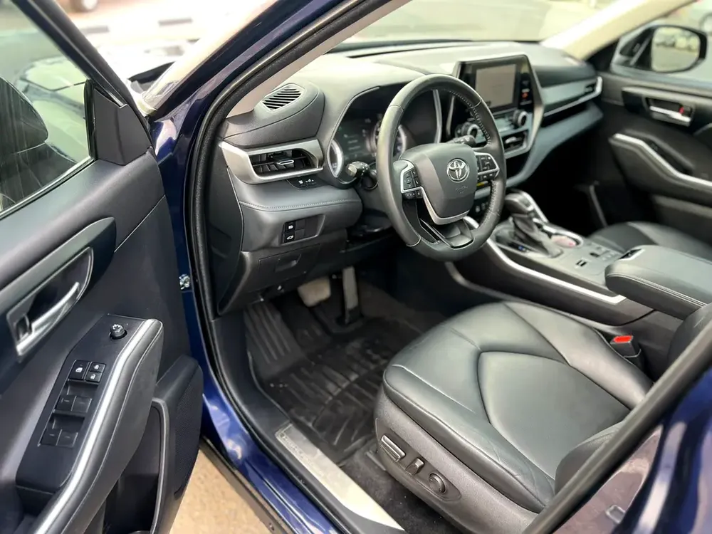2023 Toyota Highlander Hybrid XLE  Full Option  2.5L V4- Sunroof - Rear Camera  Radar Leather Seats - Image 10
