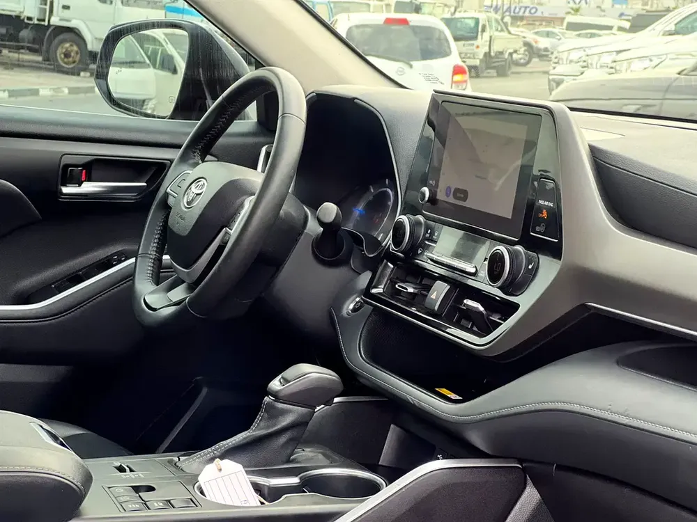 2023 Toyota Highlander Hybrid XLE  Full Option  2.5L V4- Sunroof - Rear Camera  Radar Leather Seats - Image 14