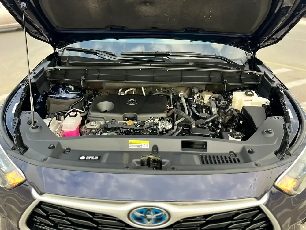2023 Toyota Highlander Hybrid XLE  Full Option  2.5L V4- Sunroof - Rear Camera  Radar Leather Seats - Image 19