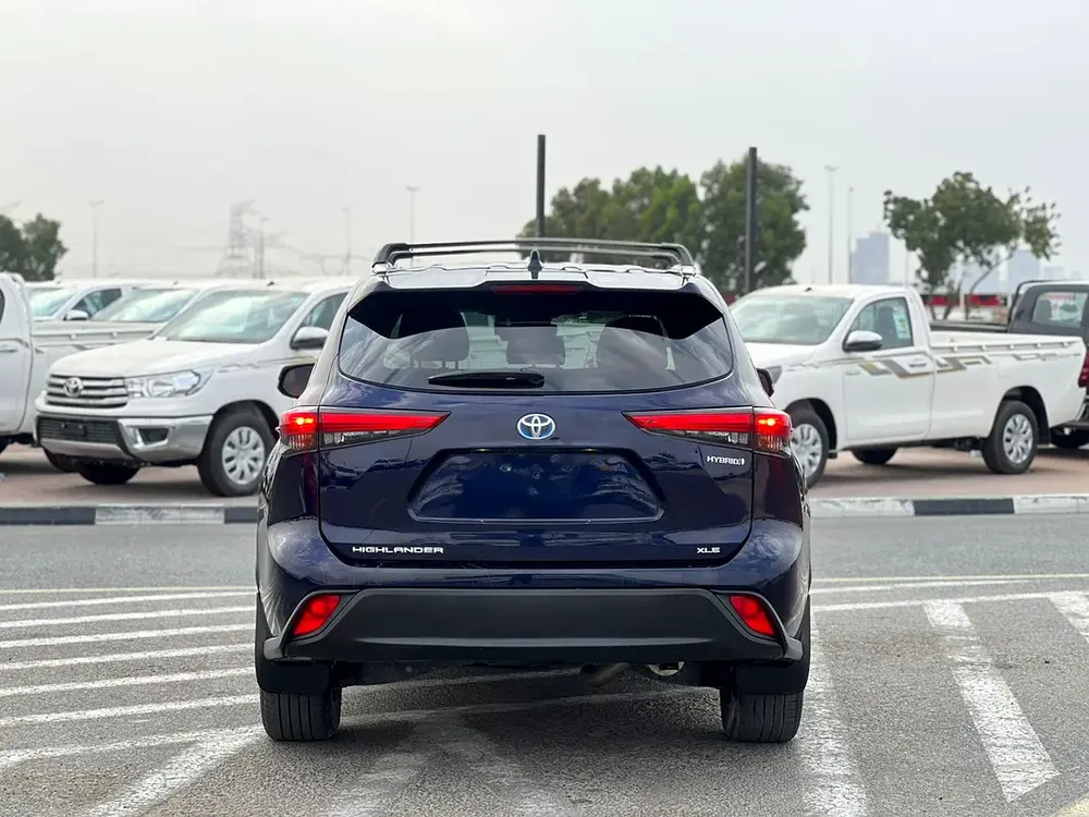 2023 Toyota Highlander Hybrid XLE  Full Option  2.5L V4- Sunroof - Rear Camera  Radar Leather Seats - Image 6