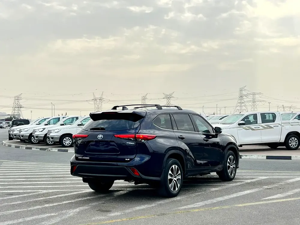 2023 Toyota Highlander Hybrid XLE  Full Option  2.5L V4- Sunroof - Rear Camera  Radar Leather Seats - Image 8