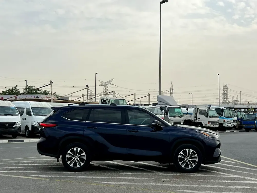 2023 Toyota Highlander Hybrid XLE  Full Option  2.5L V4- Sunroof - Rear Camera  Radar Leather Seats - Image 9