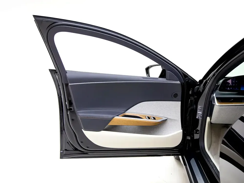 2025 | Lucid | Air Pure | GCC Spec | With Warranty and Service Contract - Image 19