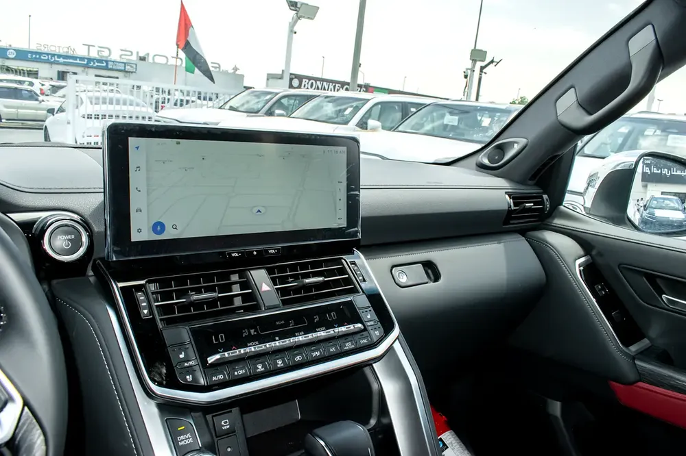 Toyota Land Cruiser VXR HYBRID 2025 GCC Specs - Brand New - Image 14