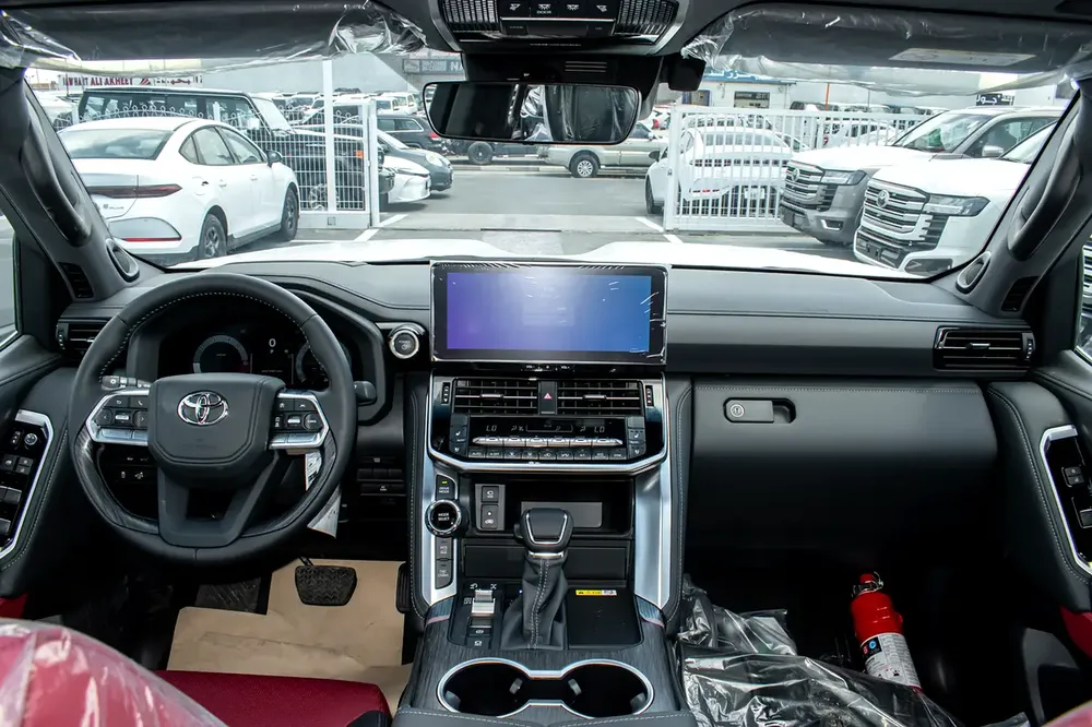 Toyota Land Cruiser VXR HYBRID 2025 GCC Specs - Brand New - Image 9