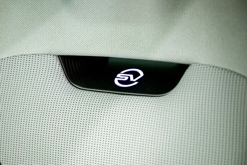 2024 RANGE ROVER SPORTS SV FULL CARBON INTERIOR AND EXTERIOR WITH HIGH OPTIONS - Image 13