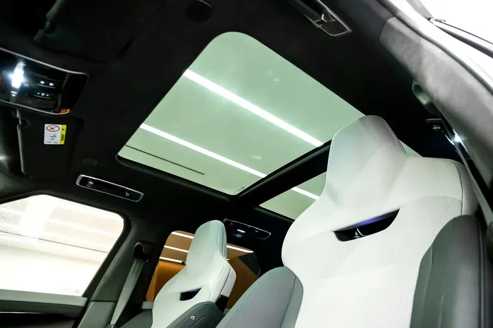 2024 RANGE ROVER SPORTS SV FULL CARBON INTERIOR AND EXTERIOR WITH HIGH OPTIONS - Image 14