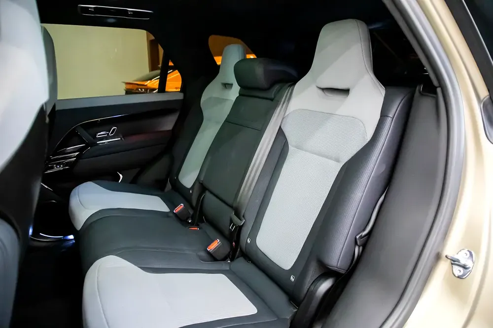 2024 RANGE ROVER SPORTS SV FULL CARBON INTERIOR AND EXTERIOR WITH HIGH OPTIONS - Image 15