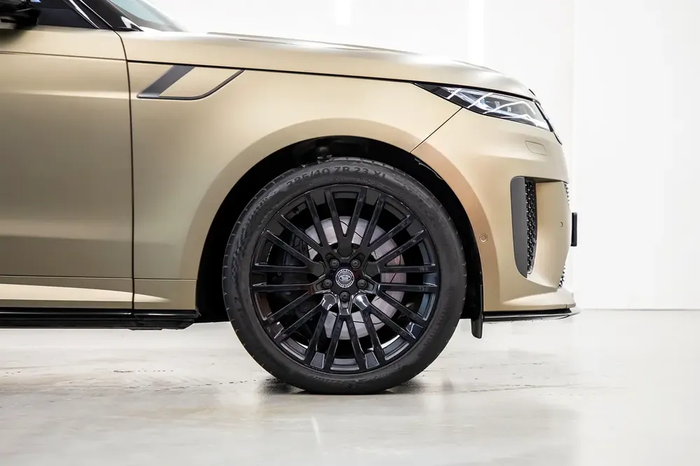 2024 RANGE ROVER SPORTS SV FULL CARBON INTERIOR AND EXTERIOR WITH HIGH OPTIONS - Image 16