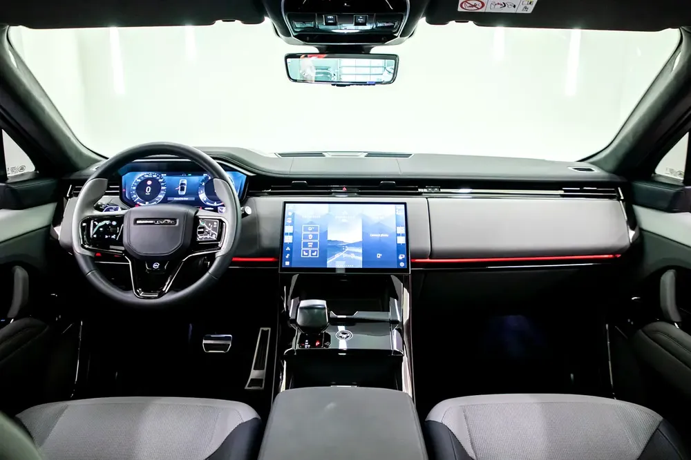 2024 RANGE ROVER SPORTS SV FULL CARBON INTERIOR AND EXTERIOR WITH HIGH OPTIONS - Image 7