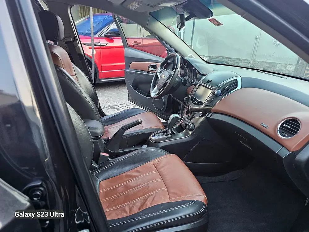 Chevrolet Cruze LT 2016 GCC Specs Original Paint Accident Free 1st Owner - Image 11