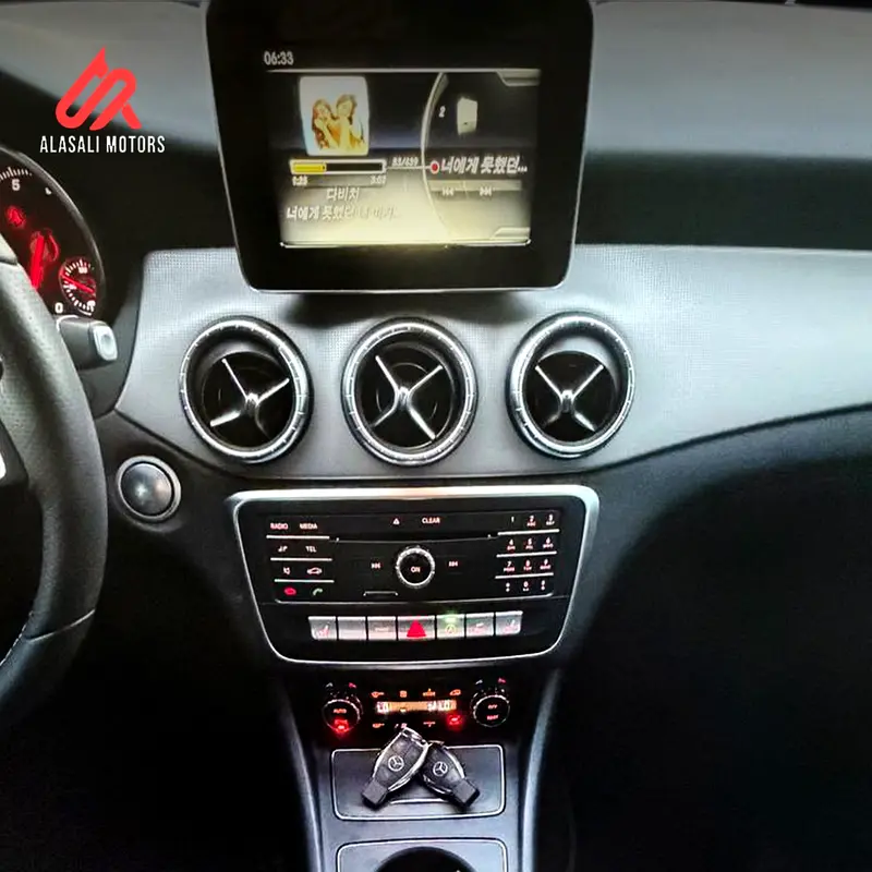 Mercedes Benz CLA250 4Matic 2018 V4 2.0cc (100% original paint)Imported from Korea Gcc specification - Image 13